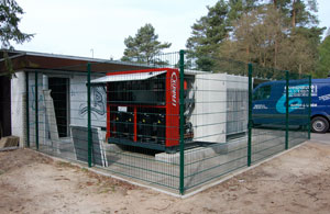 Eine nagelneue Luft-Wärmepumpe ist installiert worden und nimmt den Betrieb auf